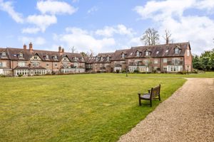 Estate Grounds- click for photo gallery